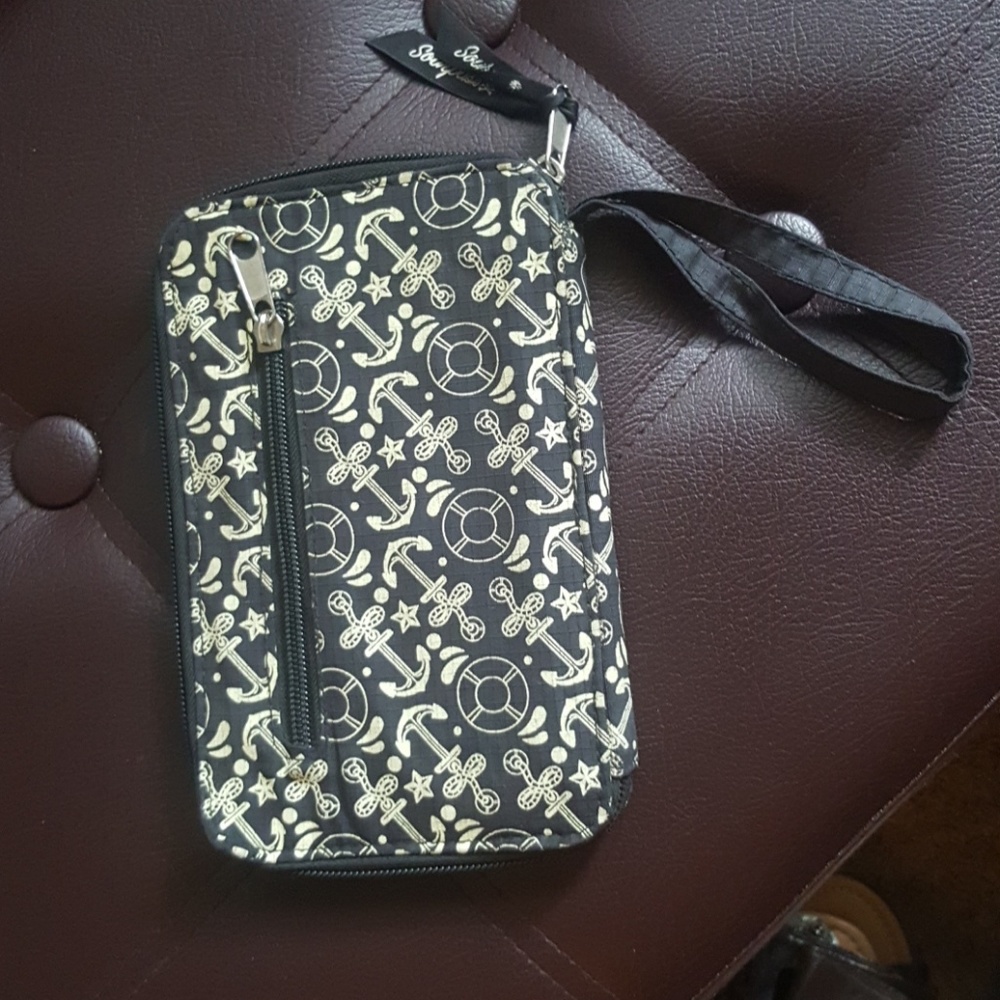 Wallet clutch